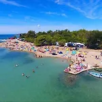 Zaba-kamp Dalmacija Privlaka (Zadar)